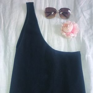Black Sweater Material One Shoulder Tank Top.